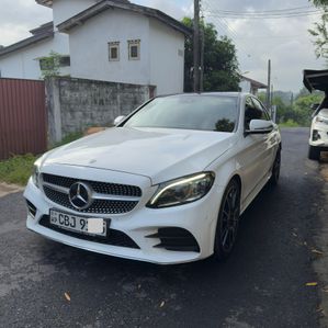 Mercedes Benz C200 AMG Premium Plus 2019 - Image 2