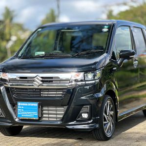 Suzuki Wagon R CUSTOM Z 4 WAY CAM 2025 - Image 2