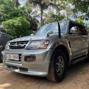 Mitsubishi Montero 2004 - Image 2