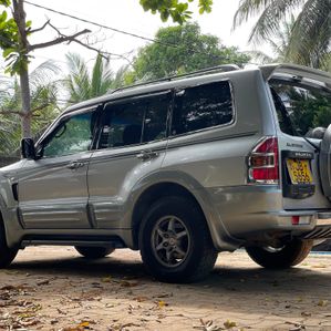 Mitsubishi Montero 2004 - Image 3