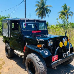 Mitsubishi 4DR Jeep 5J20 1969 - Image 3