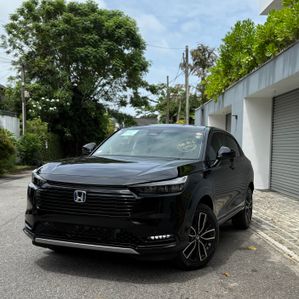 Honda Vezel Z 2025 - Image 2