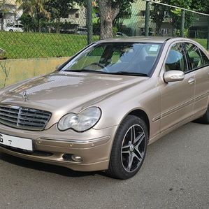 Mercedes Benz C320 PETROL 2000 - Image 2