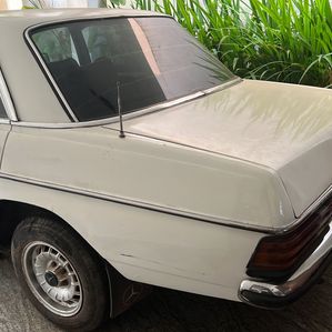 Mercedes Benz W115 1973 - Image 3