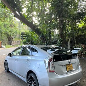 Toyota Prius 2013 - Image 3