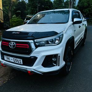 Toyota Hilux 2017 - Image 2