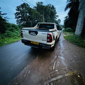 Toyota Hilux 2017 - Image 3
