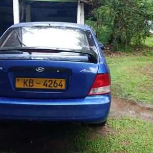 Hyundai Accent 2002 - Image 2