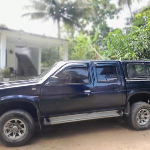 Nissan Double cab 1982 - Image 3