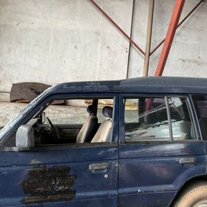 Mitsubishi Pajero 1993 - Image 2