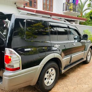 Mitsubishi Montero 2006 - Image 2