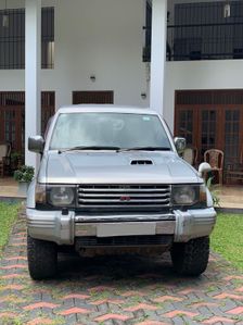 Mitsubishi Pajero V46 1993