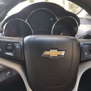 Chevrolet Cruze 2011 - Image 2