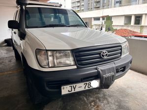 Toyota Land Cruiser Sahara 105 2005
