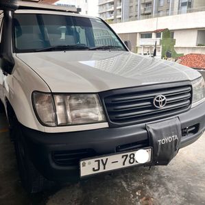 Toyota Land Cruiser Sahara 105 2005 - Image 2