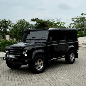 Land Rover Defender 110 2014 - Image 3