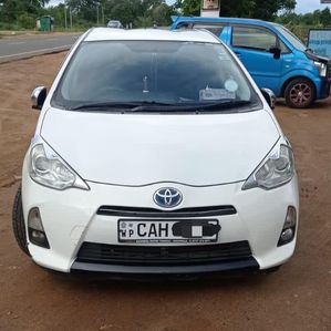 Toyota Aqua S Grade 2014 - Image 2