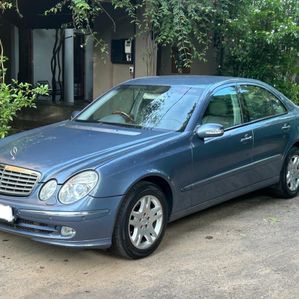 Mercedes Benz E240 2005 - Image 2