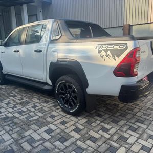 Toyota Hilux 2024 - Image 3