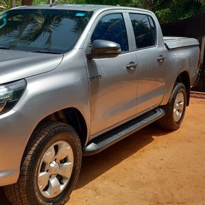 Toyota Hilux Double Cab 2019 - Image 2