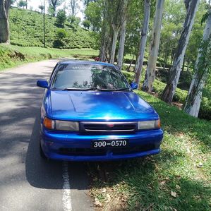 Mazda Familia 300 1997 - Image 2