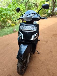 Mahindra Gusto 2015