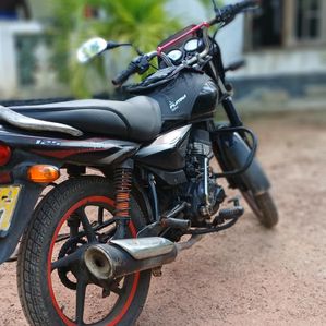 Bajaj Platina 2010 - Image 2