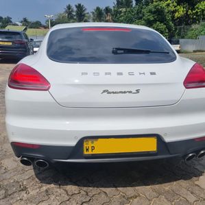 Porsche Panamera E-Hybrid 2015 - Image 3