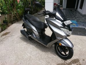 Suzuki Burgman 2019