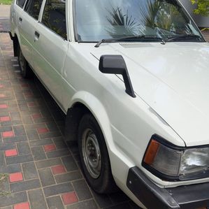 Toyota Corolla 1984 - Image 3