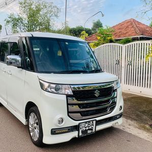 Suzuki Spacia Custom Z 2017 - Image 2