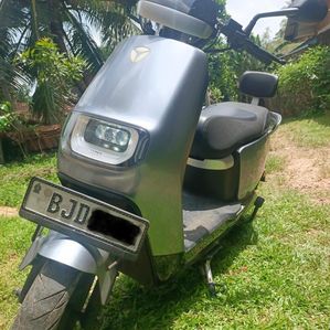 Yadea E8S 2023 - Image 2