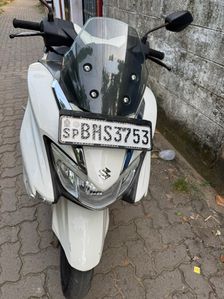 Suzuki Burgman 2019