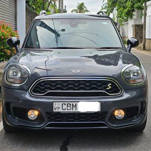 Mini Countryman JCW Plug in Hybrid 2019 - Image 3