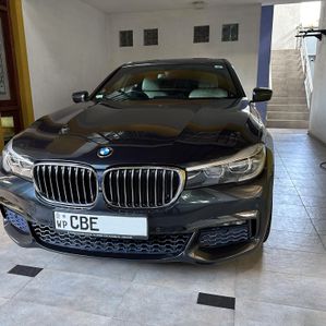 BMW 740e 2017 - Image 2