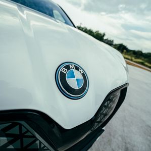 BMW iX xDrive40 2023 - Image 3