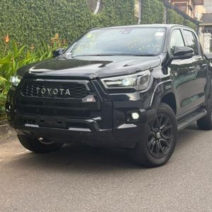 Toyota Hilux GR Sport 2023 - Image 2