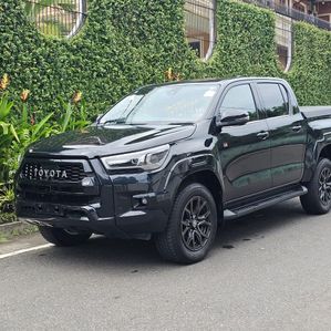 Toyota Hilux GR Sport 2023 - Image 3