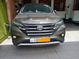 Toyota Rush SUV 7 Seater 2018