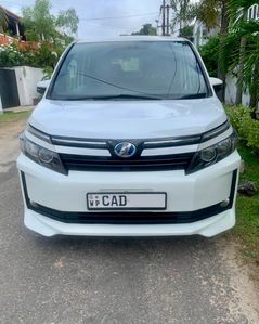 Toyota Voxy 2014