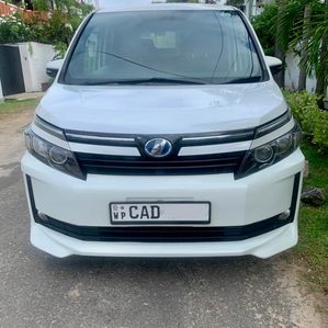 Toyota Voxy 2014 - Image 2