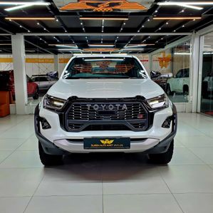 Toyota Hilux GR SPORT BRAND NEW 2024 - Image 2