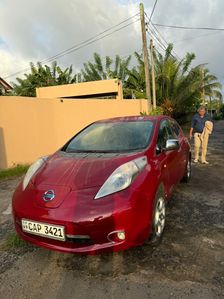 Nissan Leaf Azeo 2014