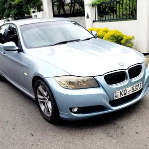 BMW 320d 2011 - Image 2