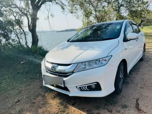 Honda Grace 2014