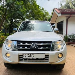 Mitsubishi Montero 2013 - Image 2