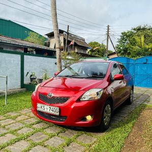 Toyota Yaris 2012 - Image 2