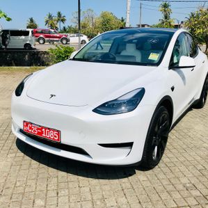 Tesla Model Y LONG RANGE SUV 2024 - Image 3