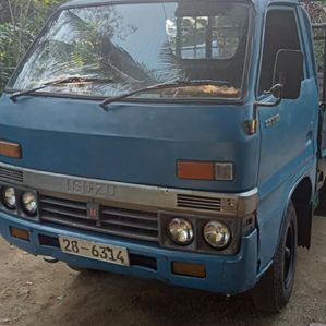 Isuzu ELF 250 1979 - Image 2