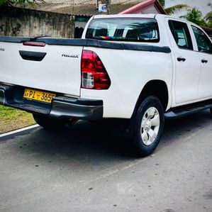 Toyota Hilux 2017 - Image 3